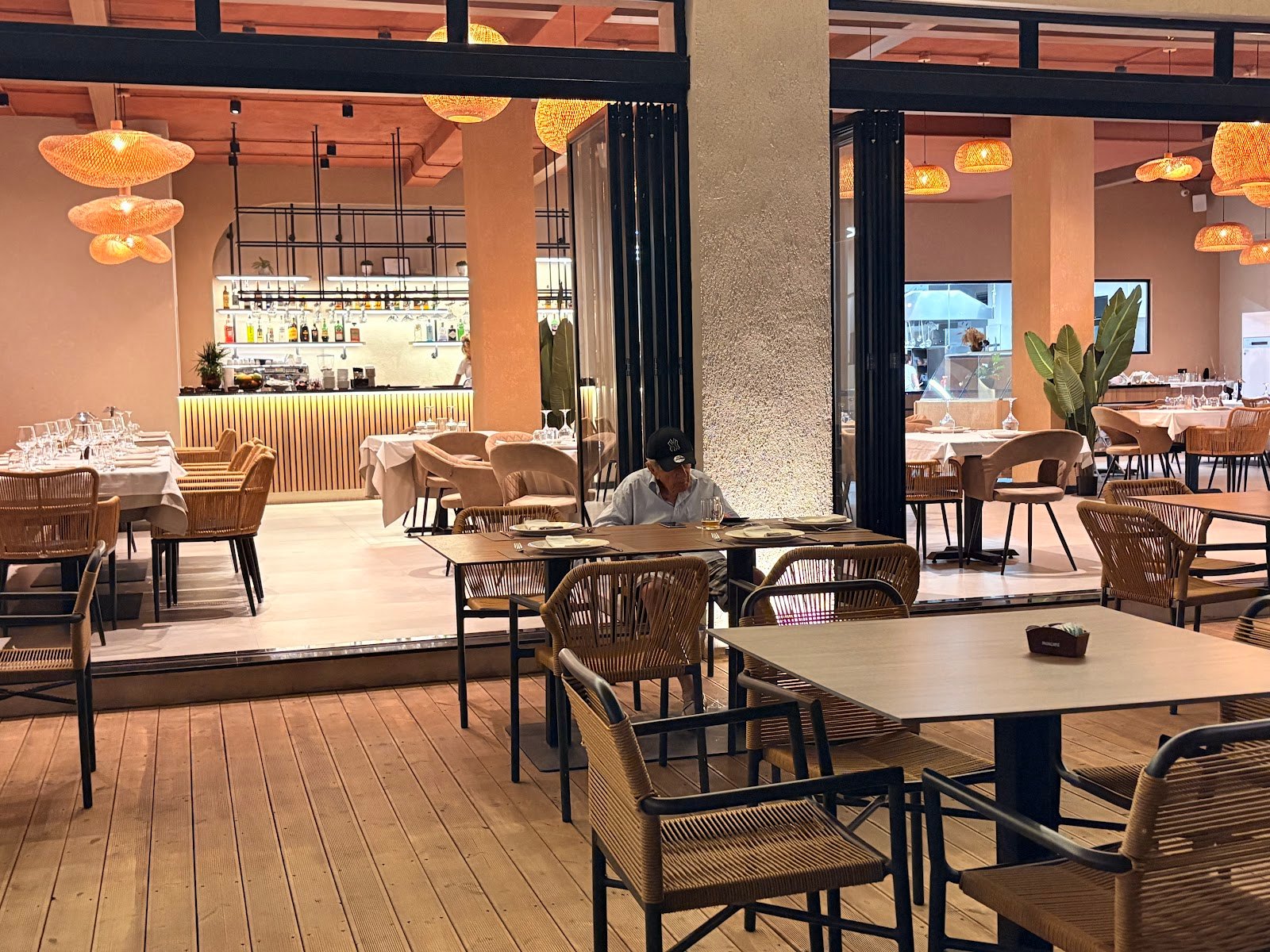 Beluga Restaurant & Bar & Brunch