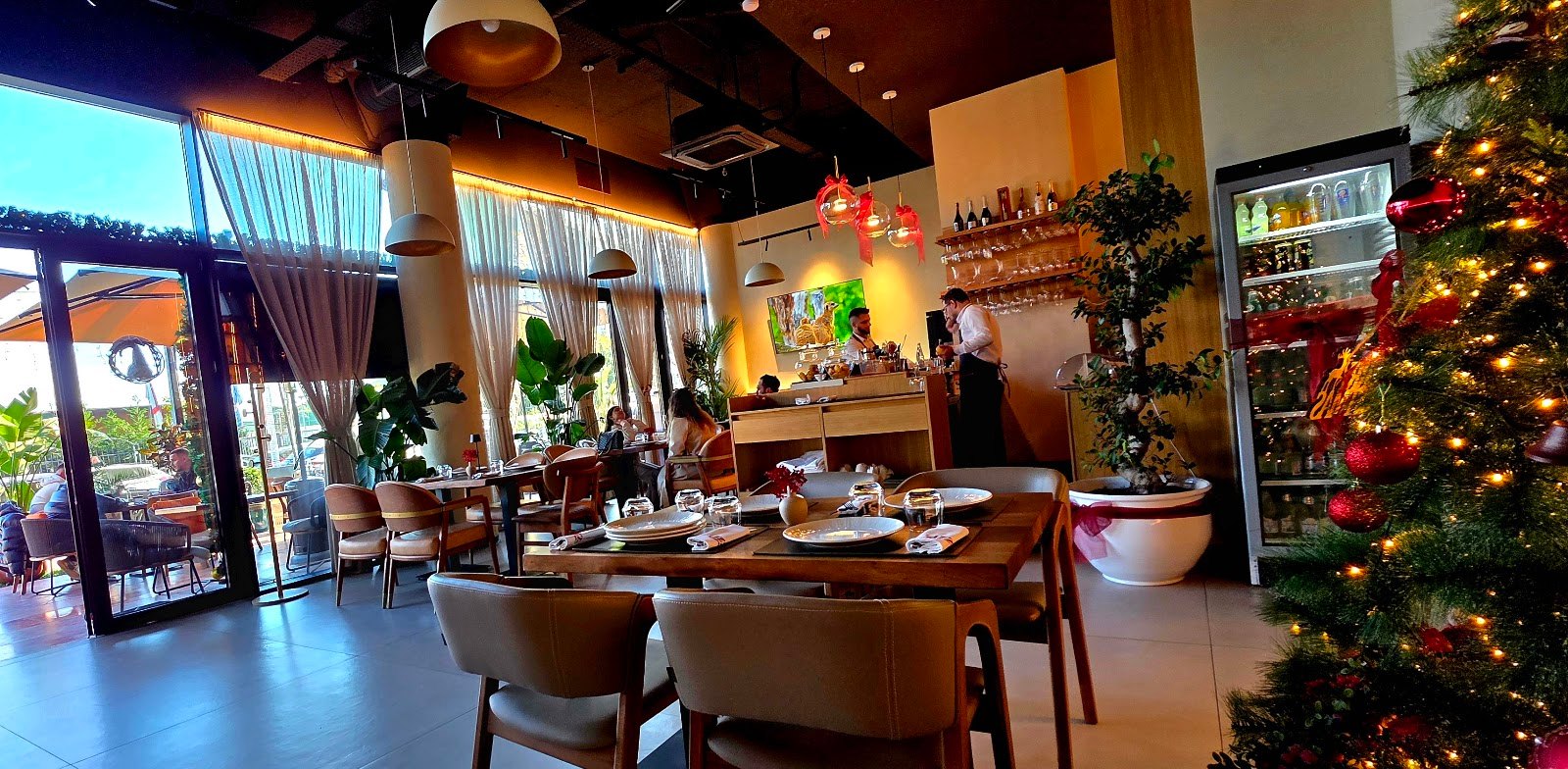 Lizz Restaurant