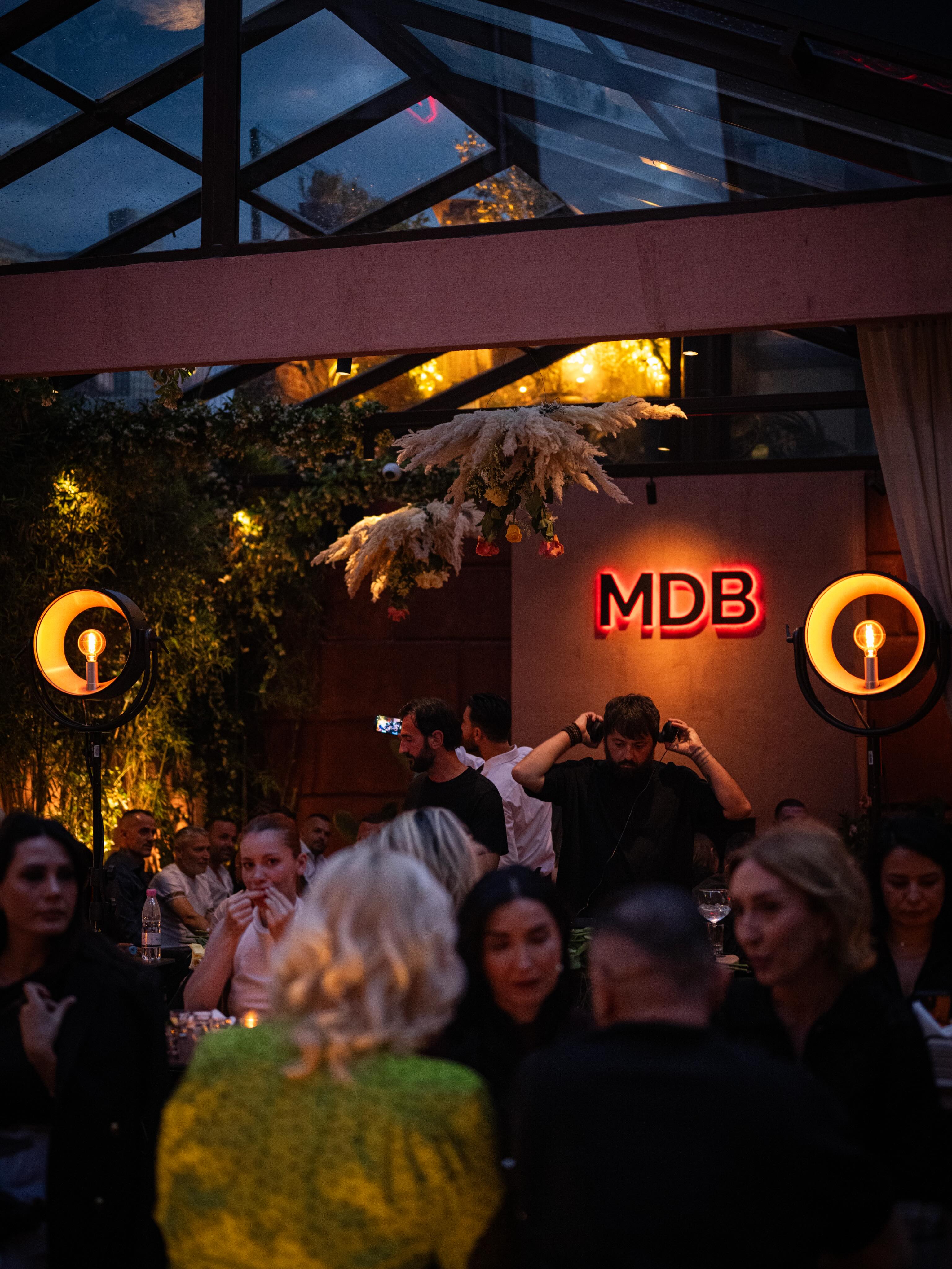 mdb-tirana-steakhouse-resto-lounge-modern-interior-glass-roof-warm-lighting